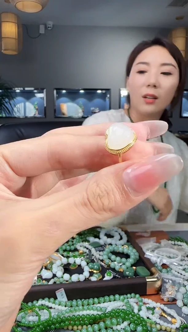 银S925镶嵌戒指和田玉1