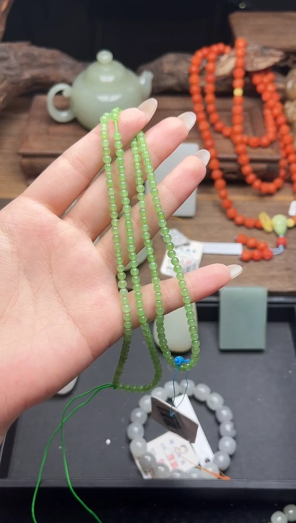 项链未镶嵌和田玉卡3乌兰海苹果绿 珠链 9012365