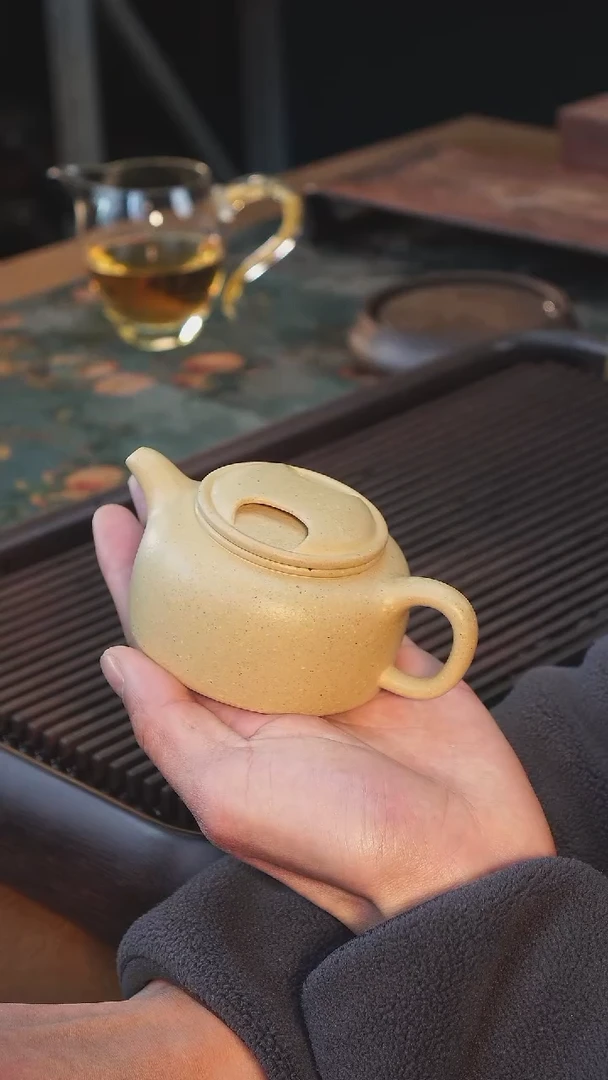 【闪购商品】紫砂茶壶预定：165cc精挑梨皮本绿牛盖莲子壶