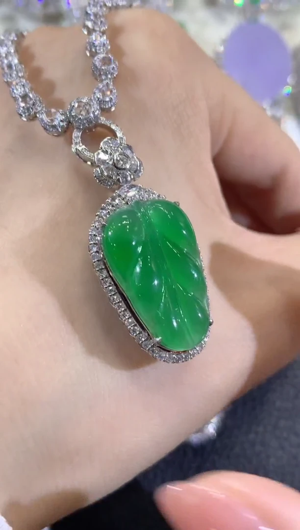 吊坠(不含链)18K金镶嵌翡翠C30翡翠