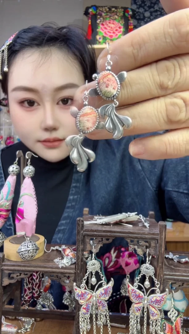 【闪购商品】刺绣纯手工苗绣非遗耳环