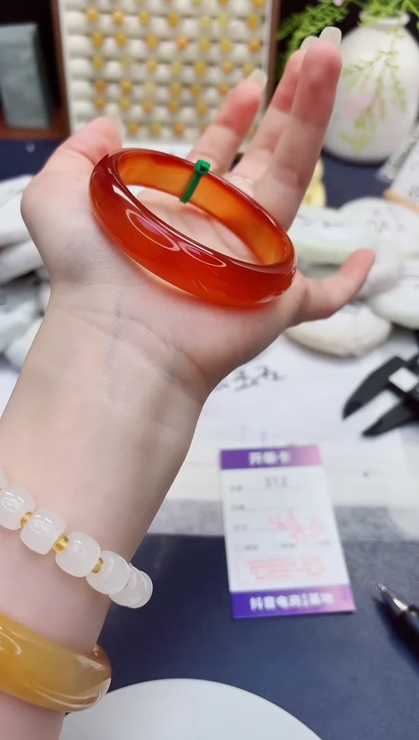 未镶嵌手镯石英质玉312-玛瑙-圈口56