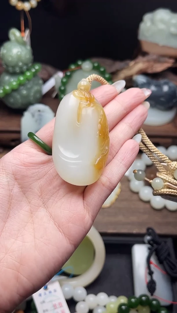 和田玉未镶嵌吊坠(不含链)且末金山糖白 如鱼得水9010933