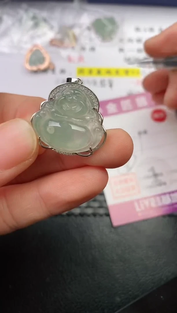 颈饰银S925镶嵌翡翠小**?挂件