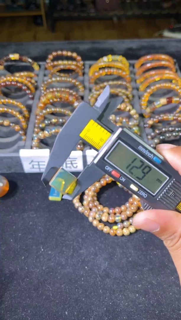 琥珀颈饰未镶嵌12.9*13.4*9mm净水金兰