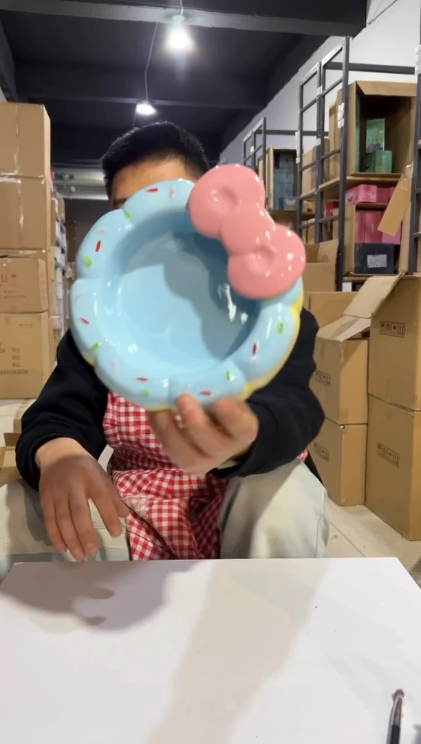 【闪购商品】杯蛋糕蝴蝶结甜甜圈狗粮碗