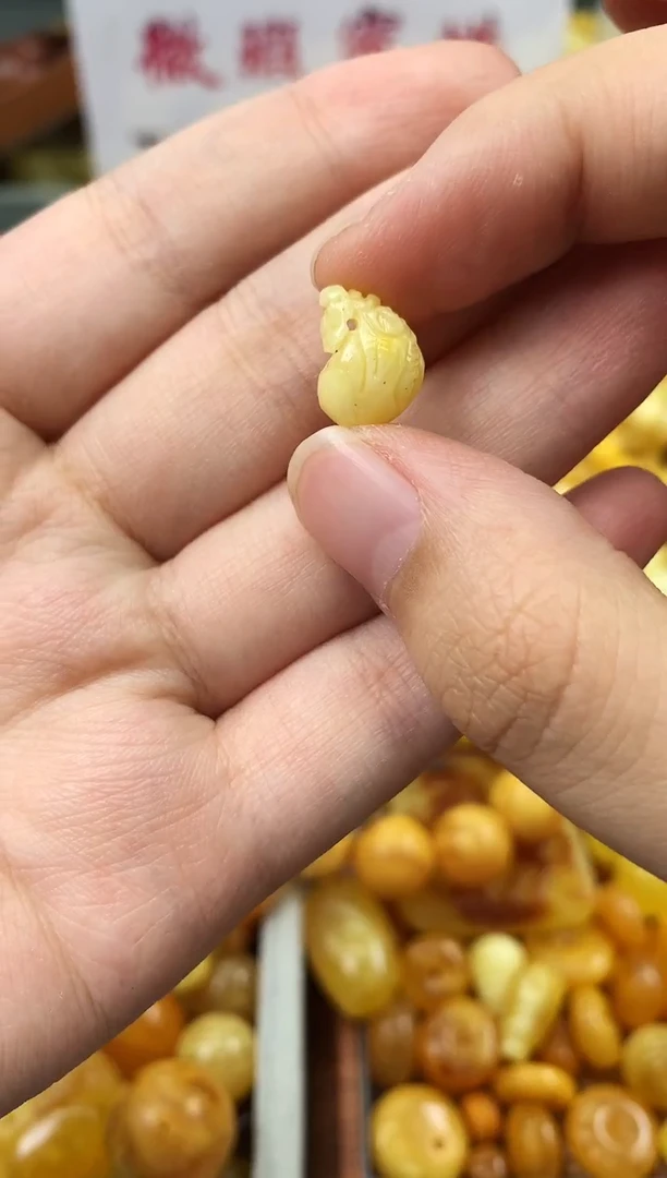 未镶嵌琥珀珠宝奇石2