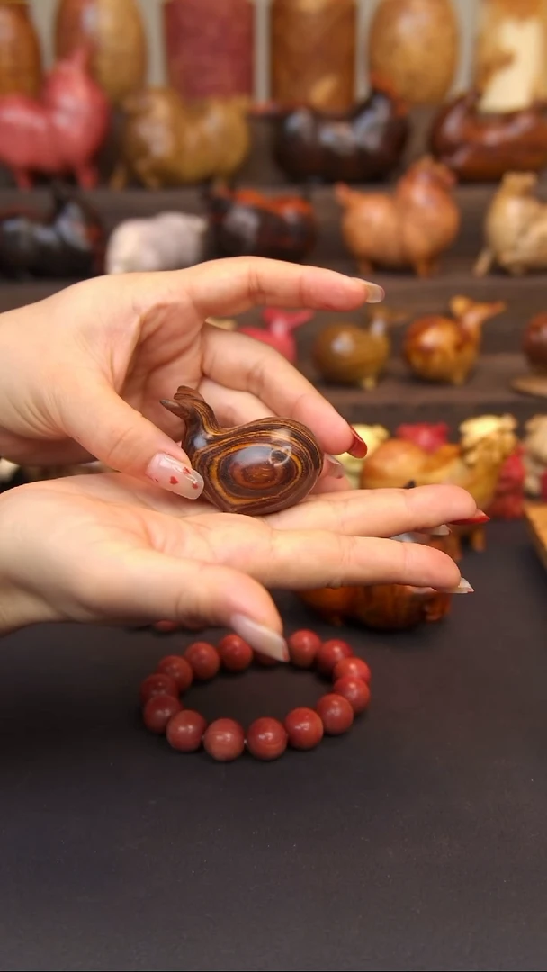 交趾黄檀（大红酸枝）微凹黄檀鲸鱼