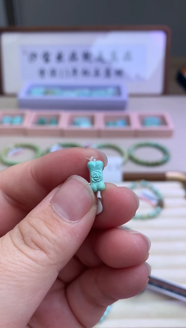 【闪购商品】南红玛瑙雕刻件未镶嵌I47