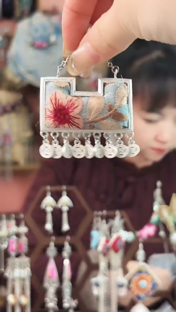 艺枝独绣手工饰品138