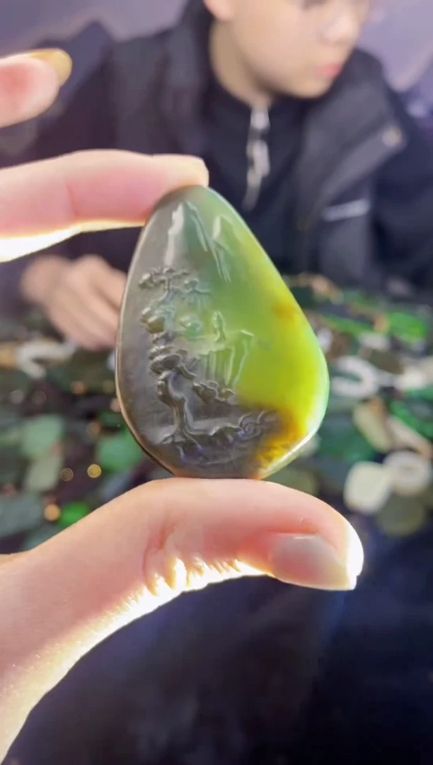 颈饰未镶嵌和田玉1