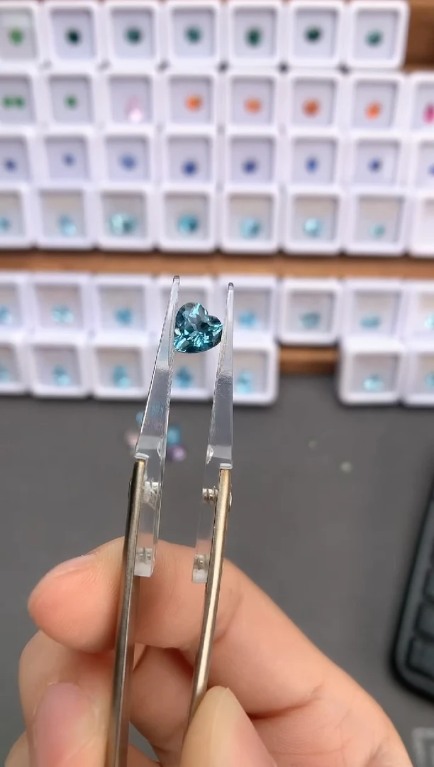 未镶嵌裸石定制海蓝宝石1.17ct 超圣 04026