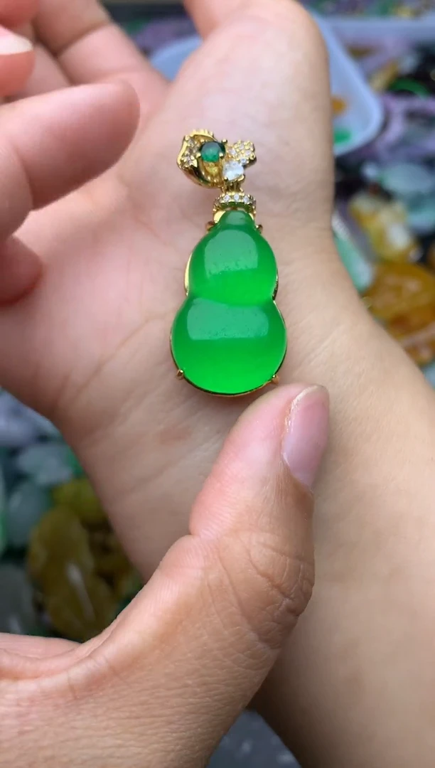 颈饰未镶嵌翡翠天然缅甸翡翠吊坠