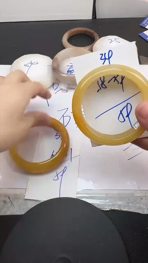 未镶嵌手镯石英质玉34/58-59