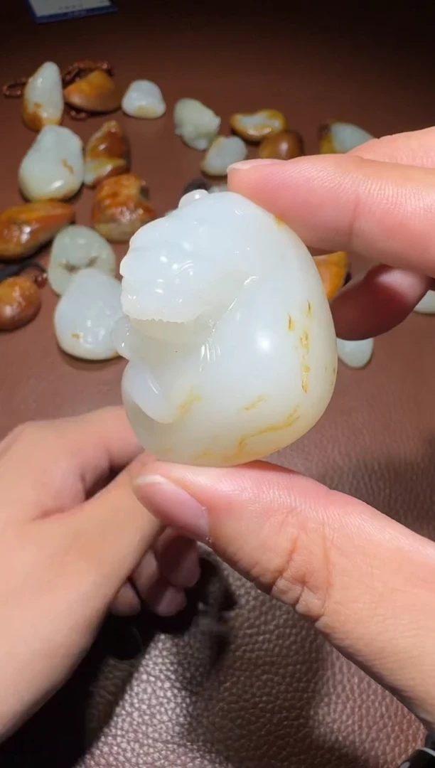 未镶嵌和田玉挂件建***馆和田玉