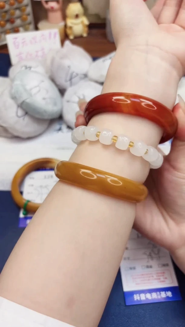 石英质玉手镯未镶嵌129-玛瑙-圈口58