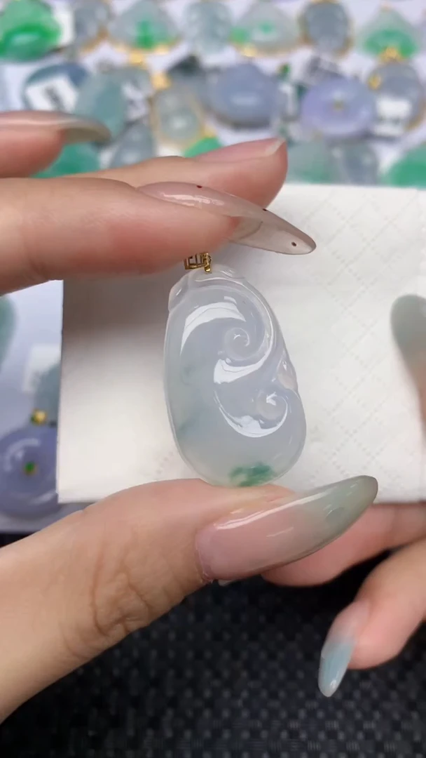 翡翠18K金镶嵌颈饰 天然翡翠a货