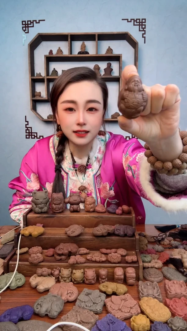 【闪购商品】泥塑瑕疵红麝财神爷