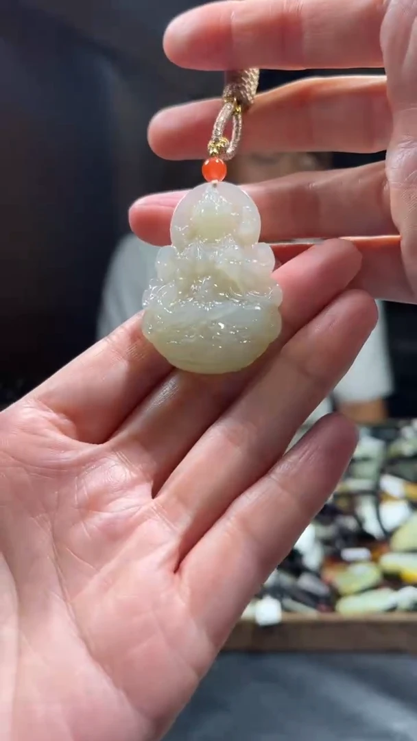 和田玉未镶嵌颈饰·
