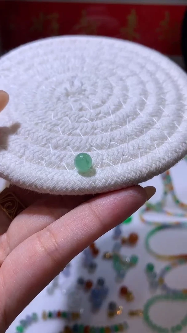 未镶嵌定制翡翠懒****享6.1卡珠子