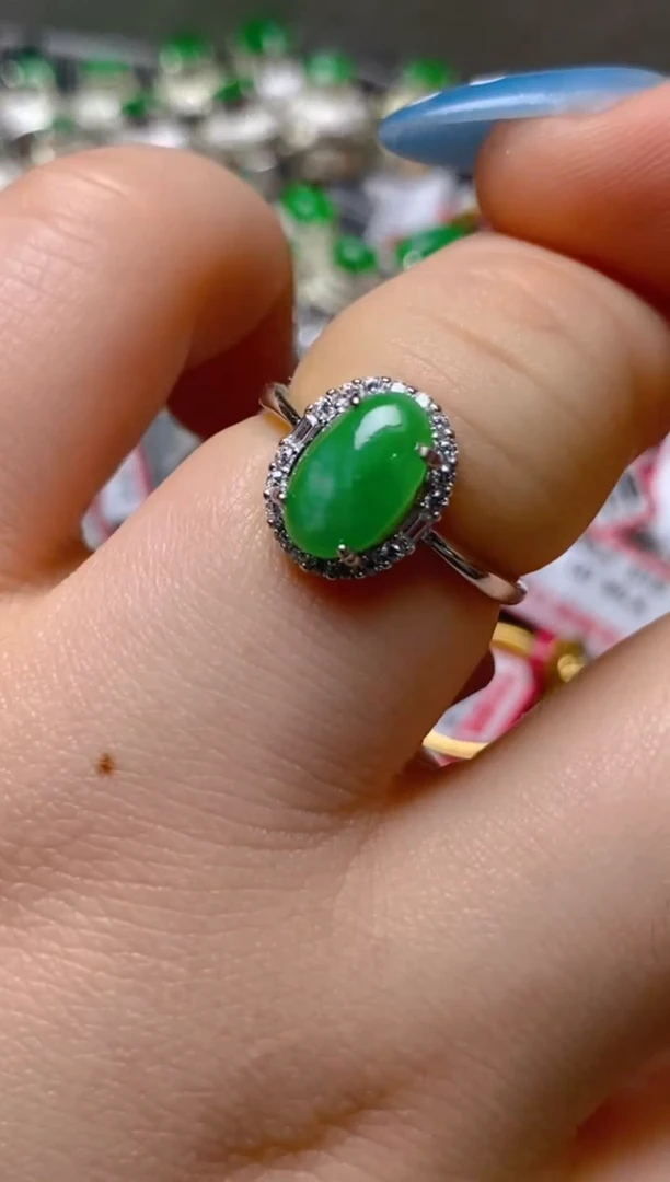 银S925镶嵌戒指翡翠百内无证书