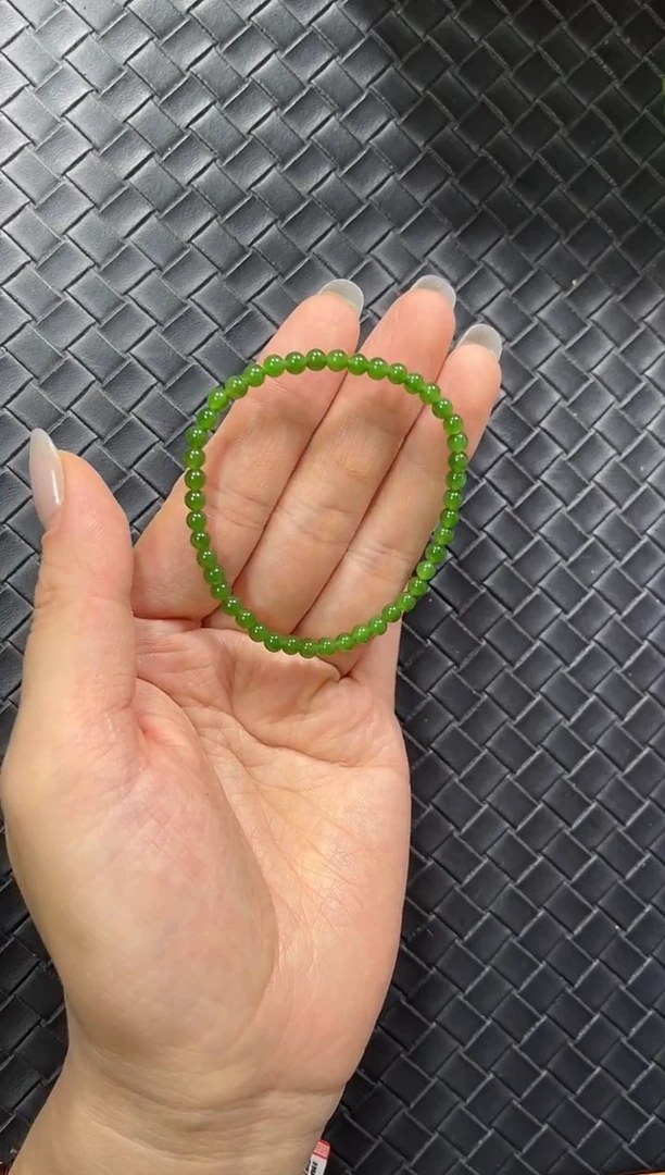 颈饰未镶嵌和田玉（碧玉）±4mm辣阳绿单圈手串多样性发一