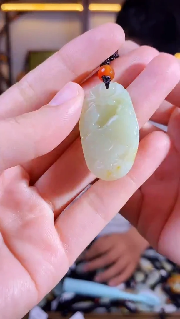 和田玉未镶嵌颈饰1
