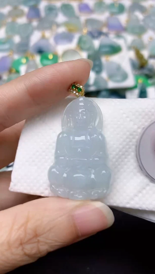 翡翠未镶嵌颈饰天然缅甸A货翡翠