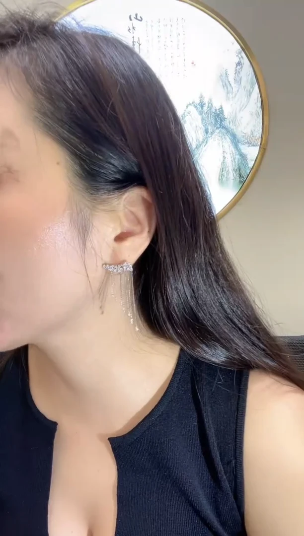 18K金镶嵌耳饰钻石YT