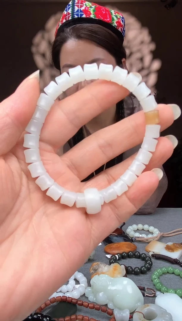 和田玉未镶嵌吊坠(不含链)薄**风手串