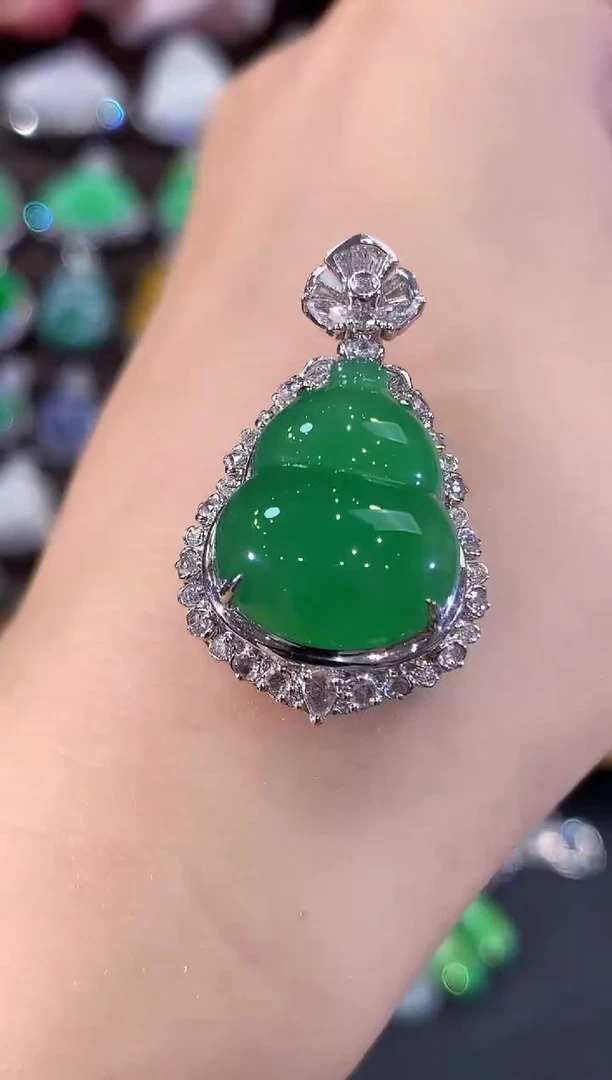 吊坠(不含链)18K金镶嵌翡翠C80