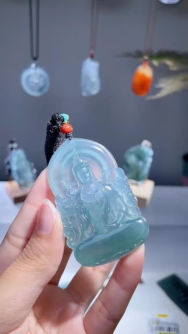 颈饰未镶嵌翡翠观音