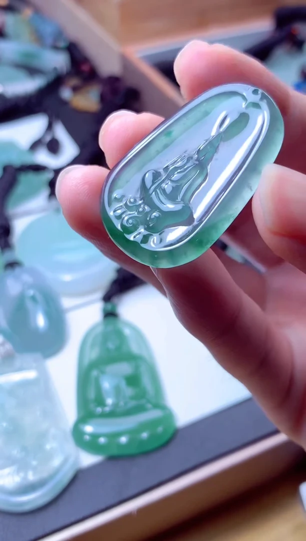 颈饰未镶嵌翡翠天然A货翡翠 天然A货翡翠天然翡翠多样性发货 发一