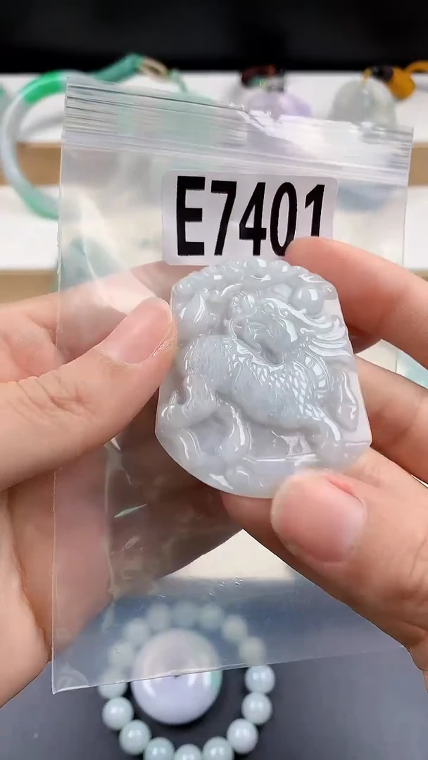 颈饰未镶嵌翡翠天然翡翠吊坠挂件