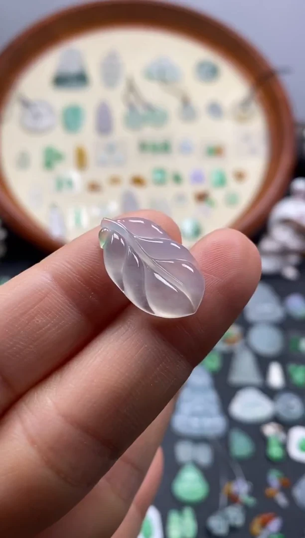 颈饰未镶嵌翡翠冰随形叶子/芬