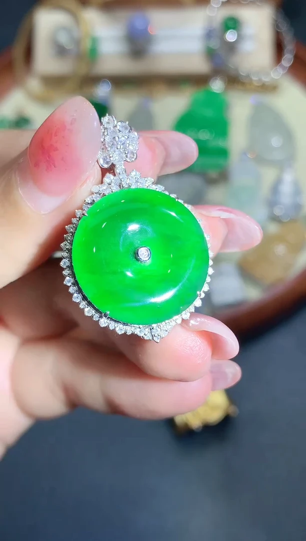 18K金镶嵌定制翡翠52团购