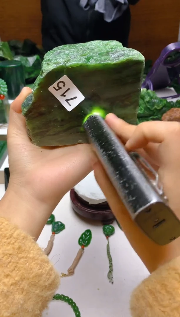 未镶嵌和田玉珠宝半成品1