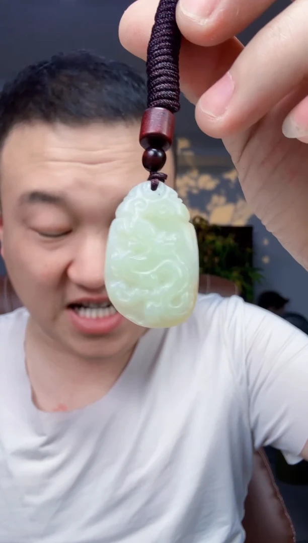 和田玉未镶嵌颈饰1