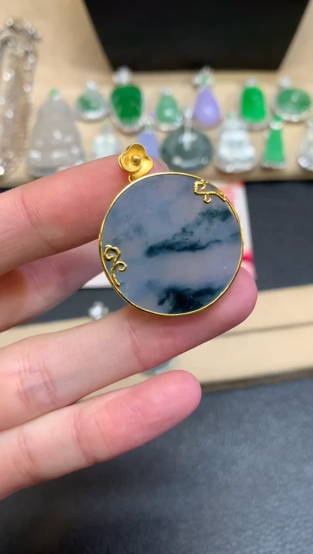 【闪购商品】翡翠颈饰18K金镶嵌无事牌【无服务费】