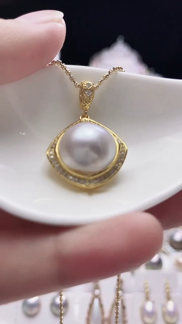 【闪购商品】拼合珍珠（马贝珠）颈饰银S925镶嵌海水马贝吊坠