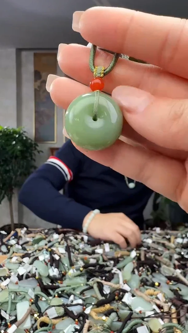 颈饰未镶嵌和田玉拍一发一多样性发货