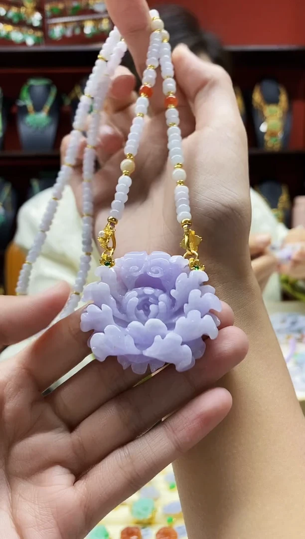 颈饰未镶嵌翡翠吊坠