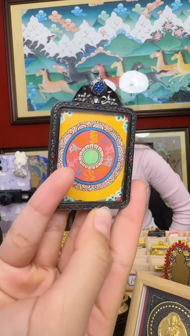 吊坠小房子-热贡纯手绘