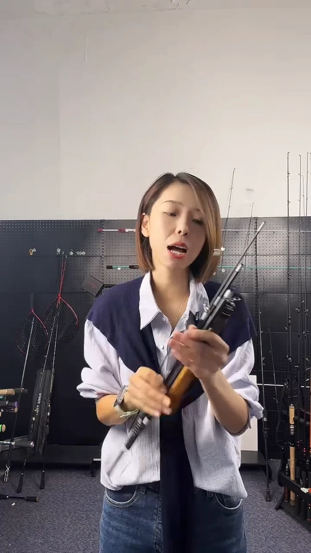1.8m以下碳素（瑕疵杆没有售后 介意勿拍）多插节150变180直柄