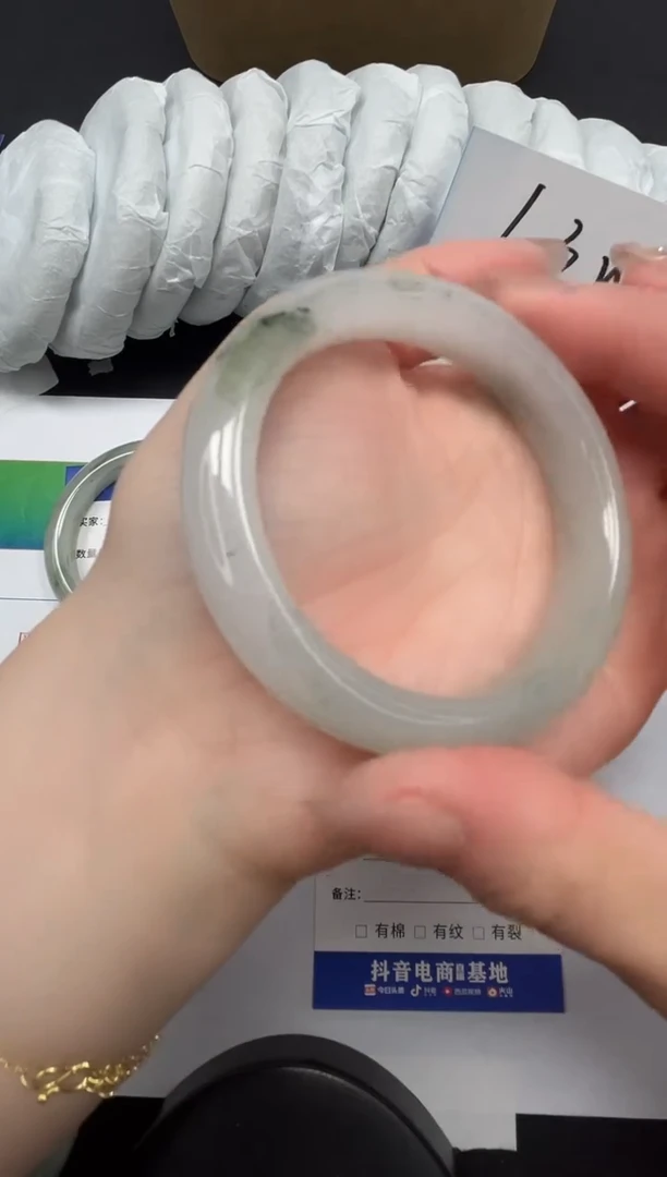 【闪购商品】石英质玉手镯合金117-52.3