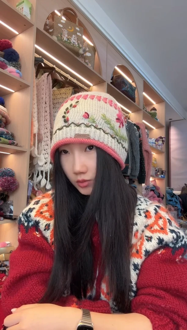 羊毛美利奴米粉刺绣卷边