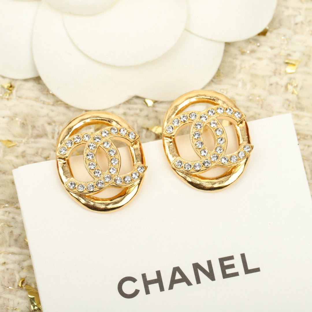 99新 Chanel/香奈儿 经典时尚金色双C镶钻耳钉LL0112