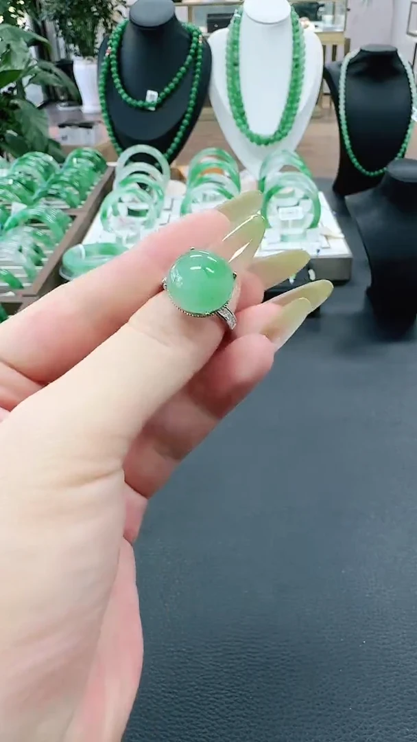 未镶嵌1石英质玉（非洲翠）/7563