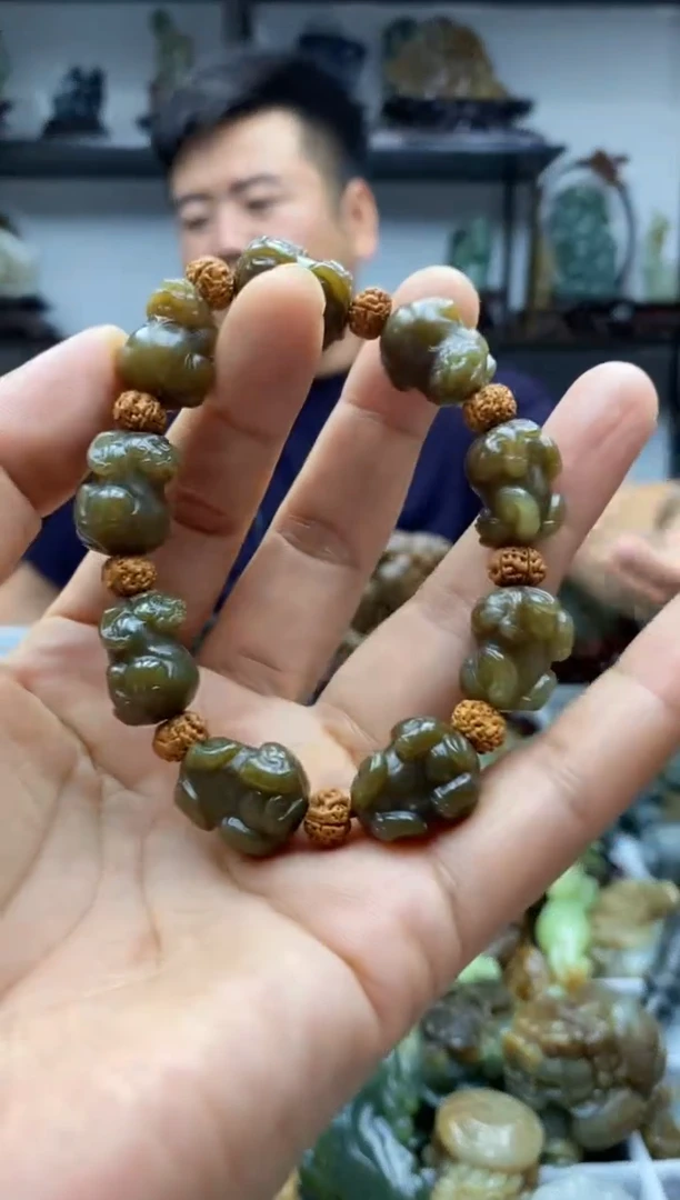 未镶嵌手串和田玉1