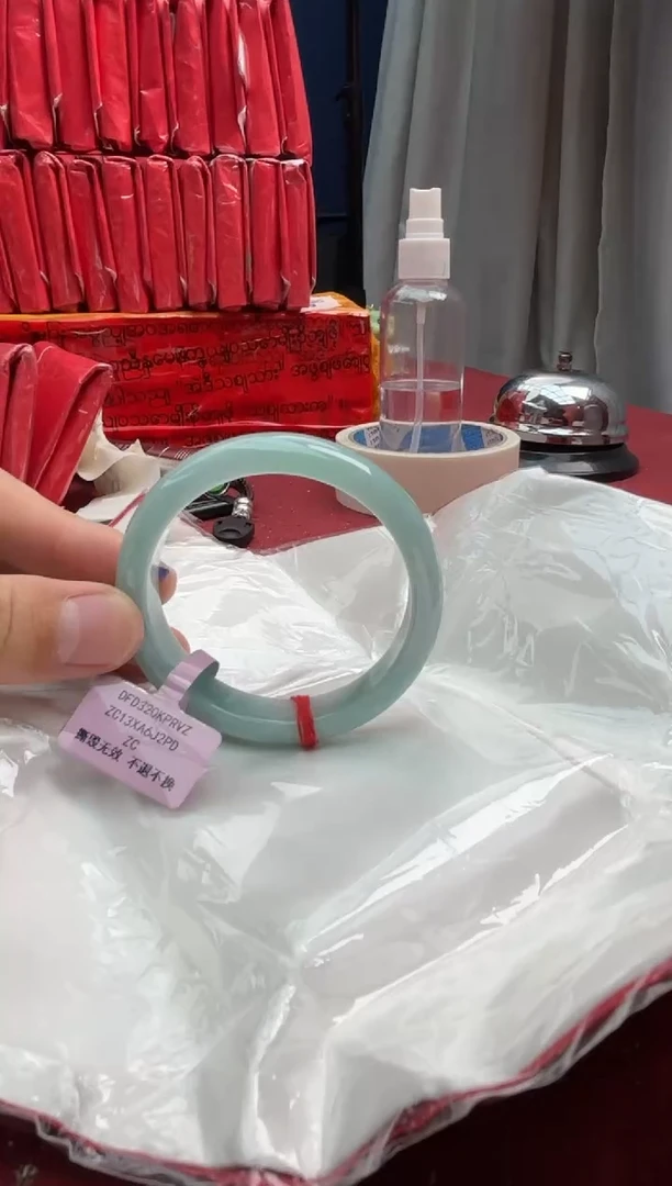 未镶嵌手镯翡翠翡翠手镯1
